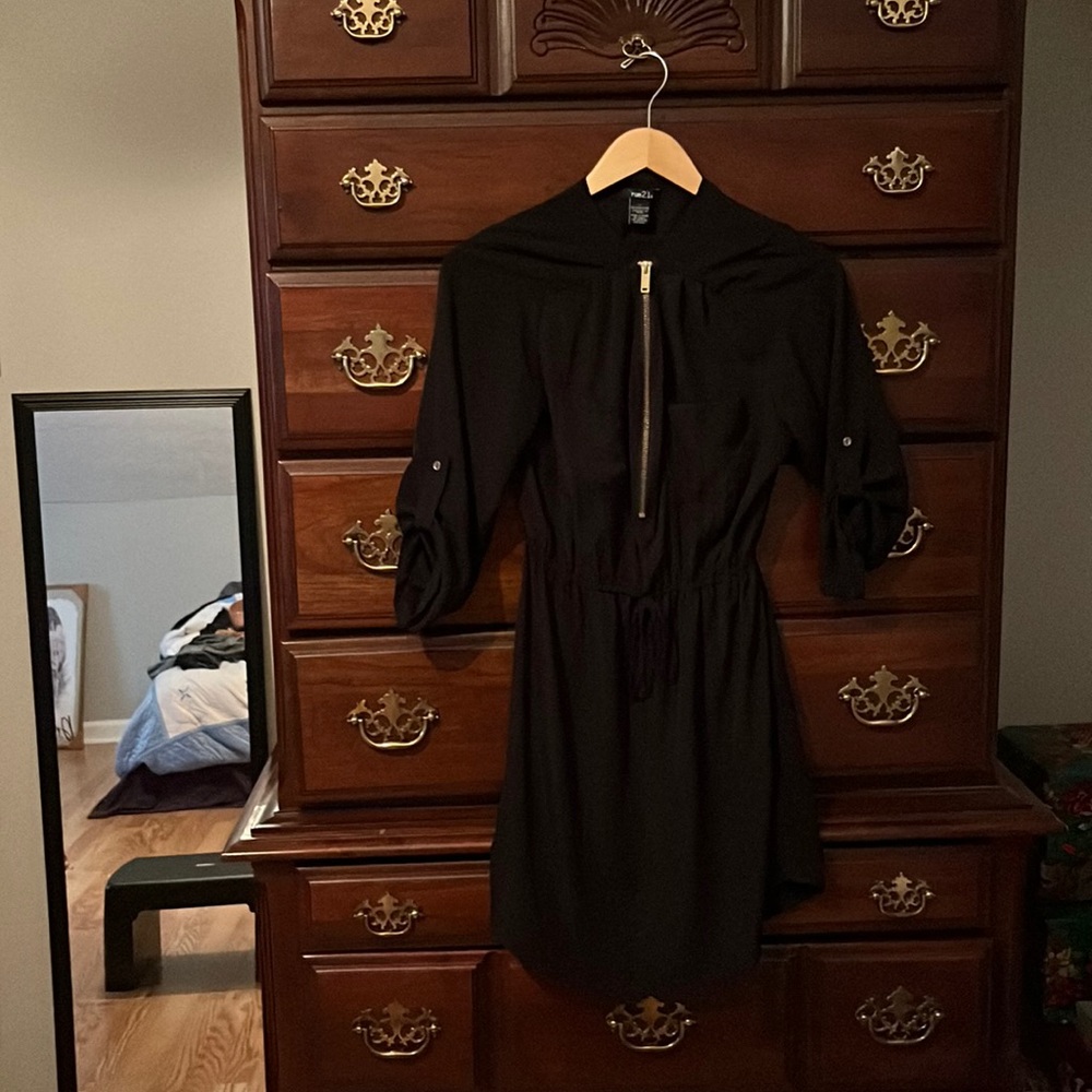 Short sleeve dress